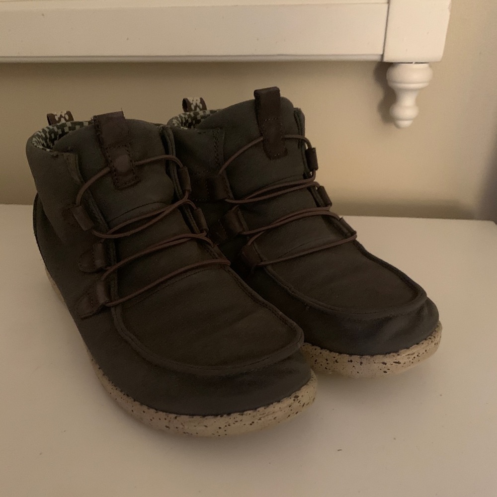 Hey Dude brown booties